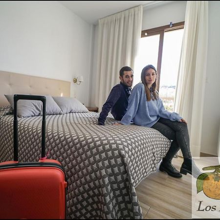 Hostal Y Apartamento Rural Los Naranjos Melegis エクステリア 写真