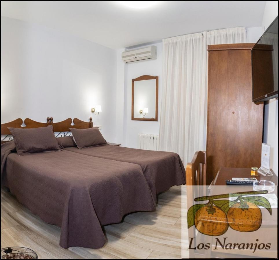 Hostal Y Apartamento Rural Los Naranjos Melegis エクステリア 写真