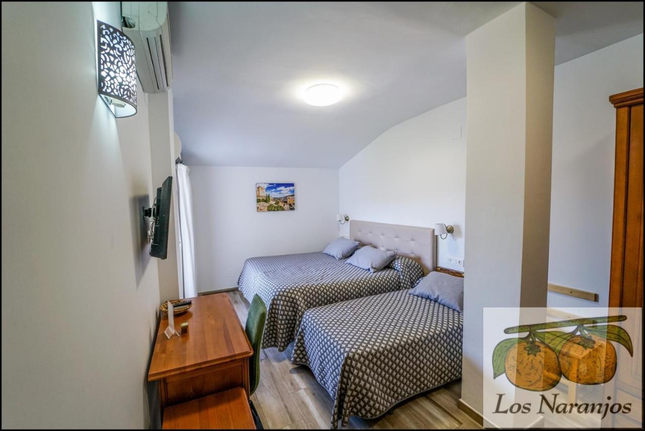 Hostal Y Apartamento Rural Los Naranjos Melegis エクステリア 写真