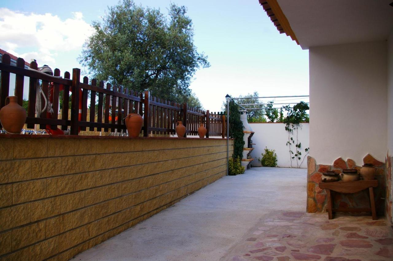 Hostal Y Apartamento Rural Los Naranjos Melegis エクステリア 写真