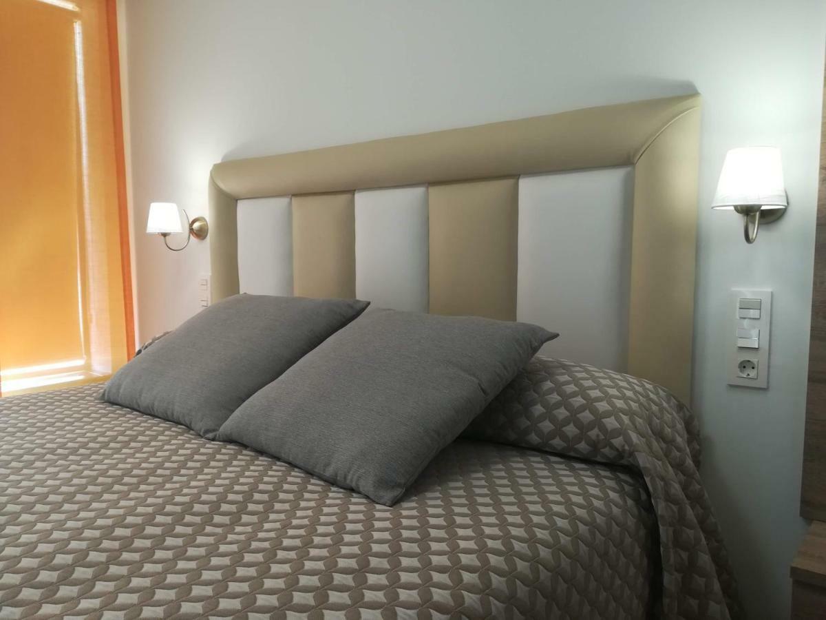 Hostal Y Apartamento Rural Los Naranjos Melegis エクステリア 写真